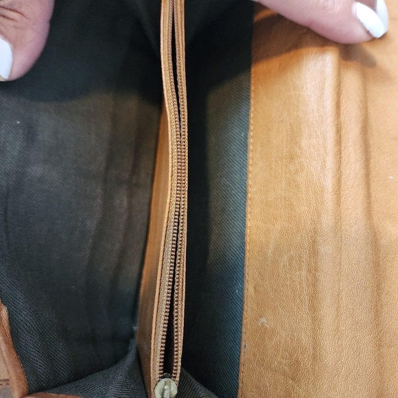 Boulder Ridge Brown Leather Women's Crossbody - Picture 5 of 7